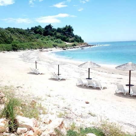 The Happiness Of Vangelis Paralia Vrachou Buitenkant foto